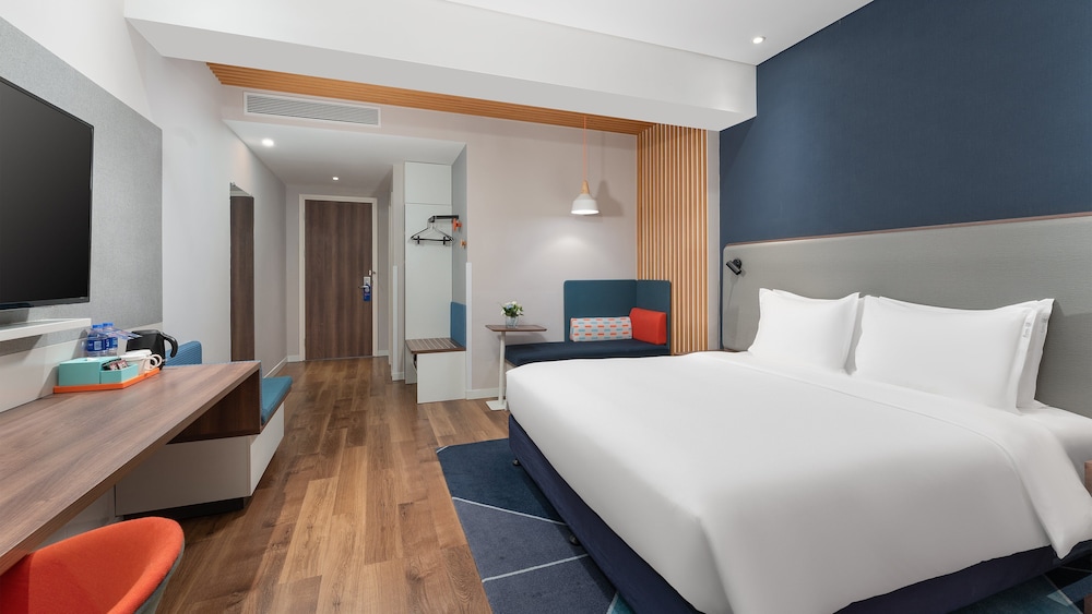 Standard, King Bed, Single Bed, Mountain View