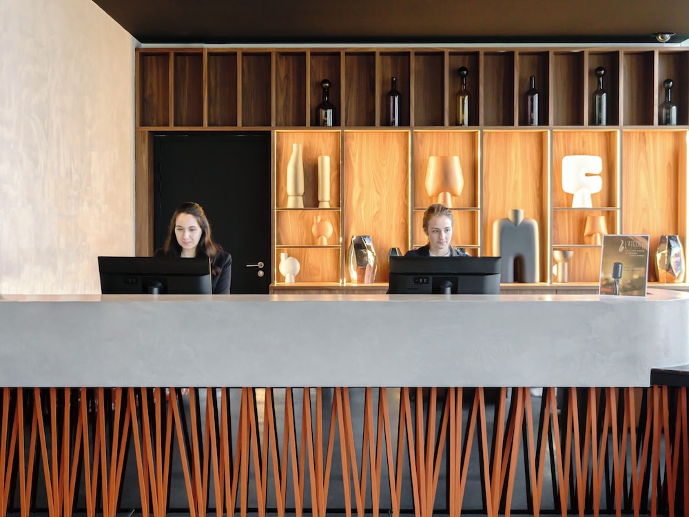 The Ruck Hotel 9/50