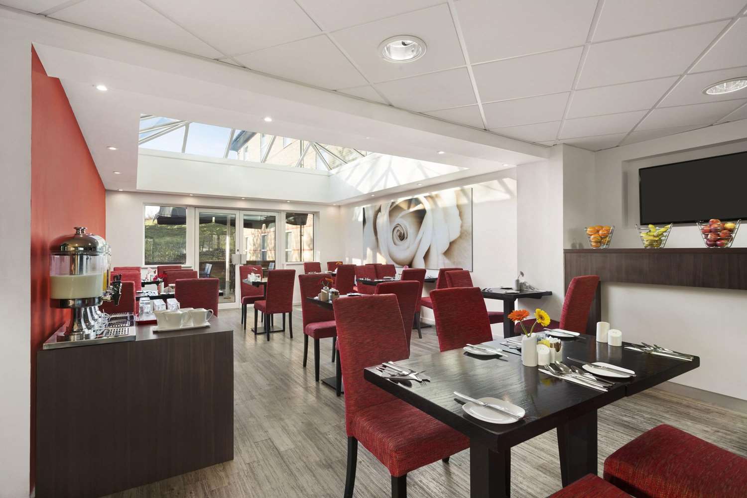 Ramada by Wyndham London Stansted Airport 25/35