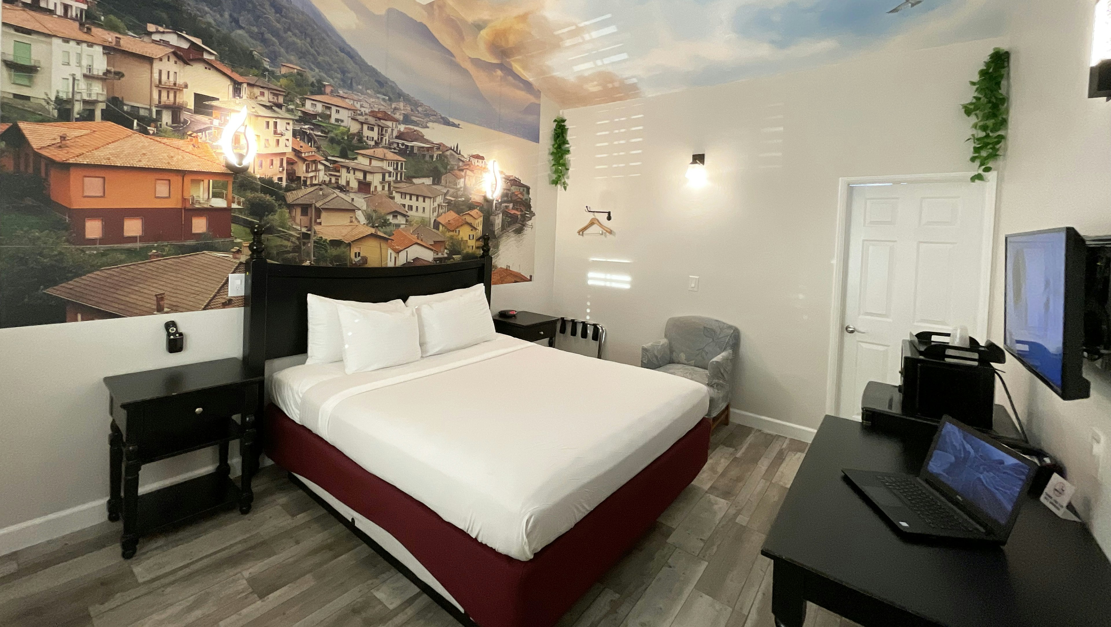 Escondido Inn 12/42