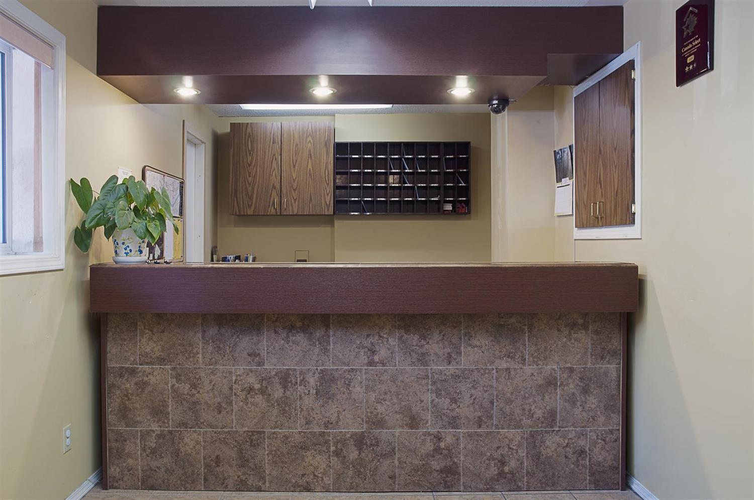 Canadas Best Value Inn Mile 0 5/10