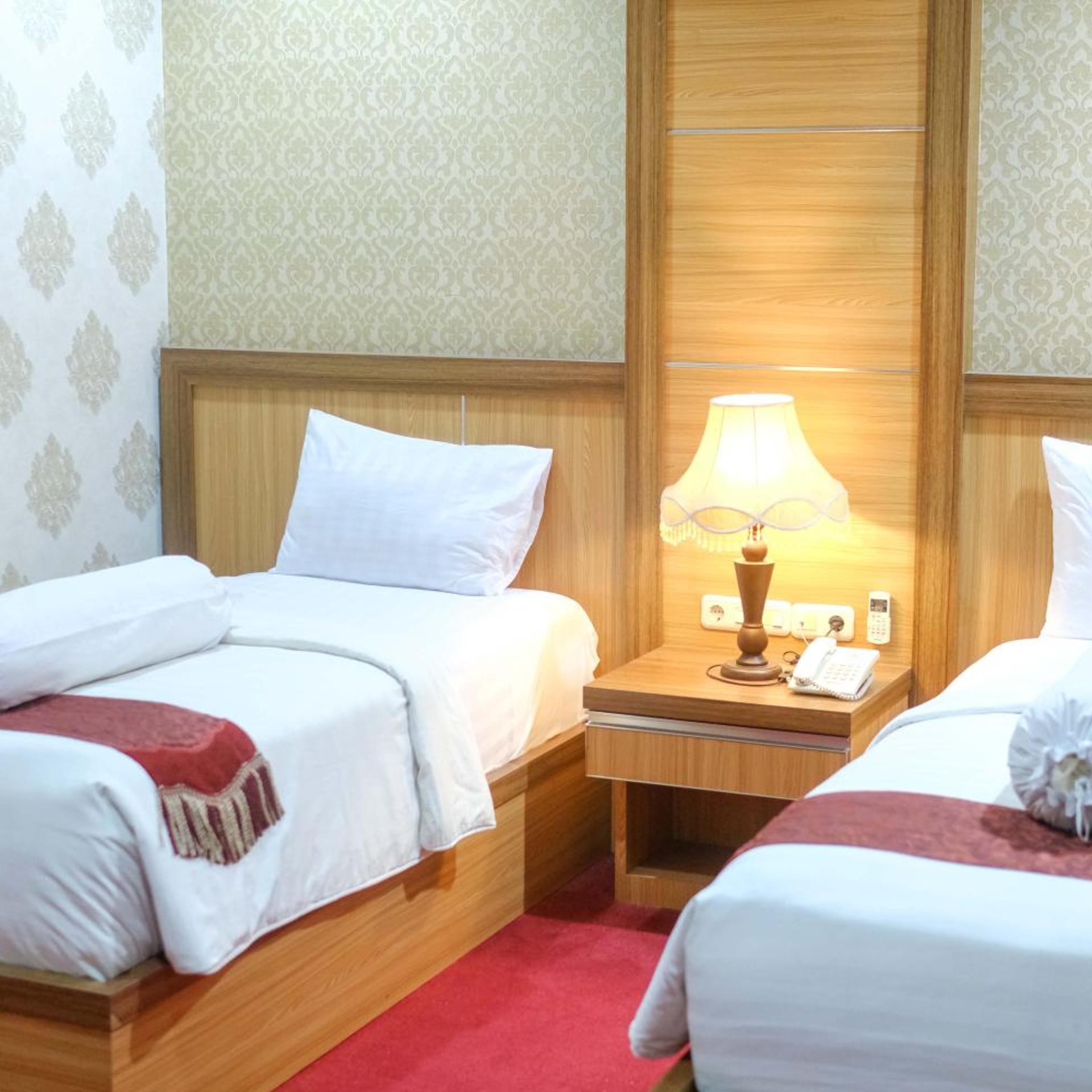 Grand Buana Lestari Hotel 12/35