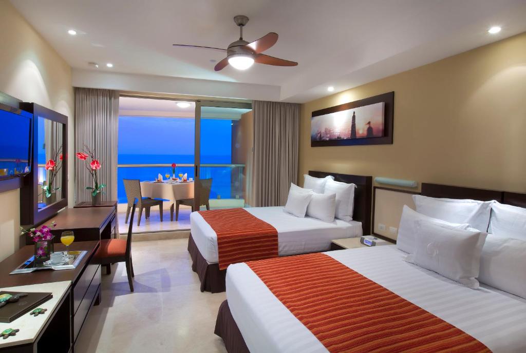 Deluxe, Triple, Ocean Front