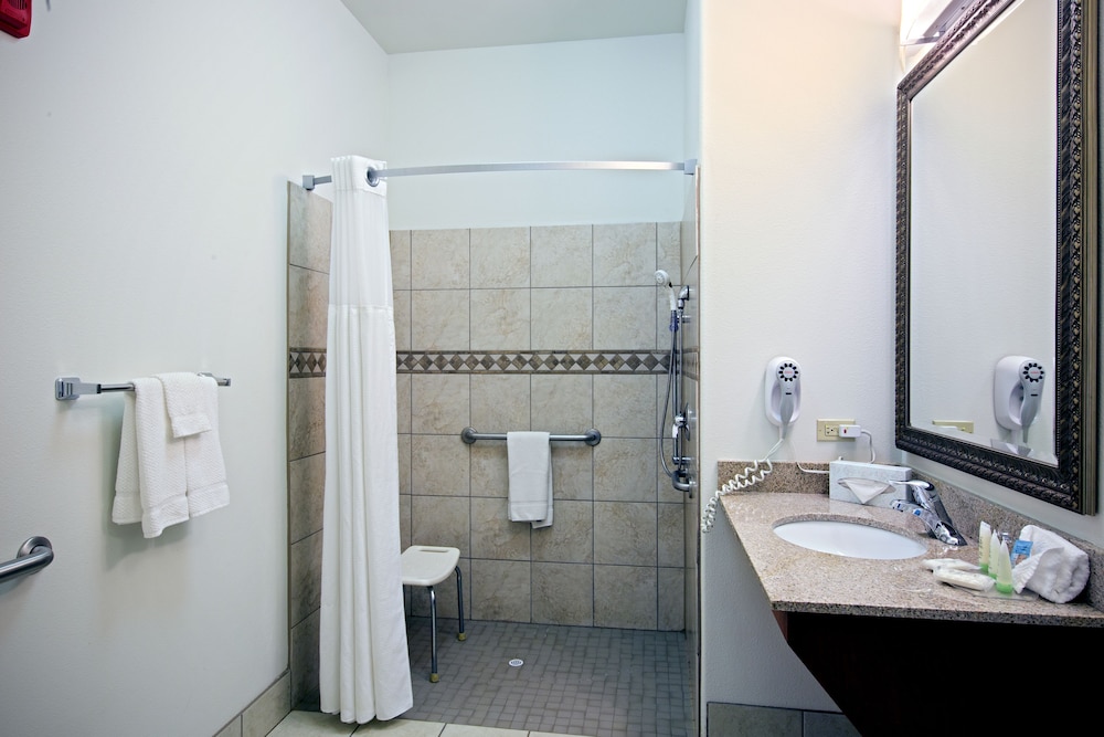 STAYBRIDGE SUITES ROCKFORD 22/73