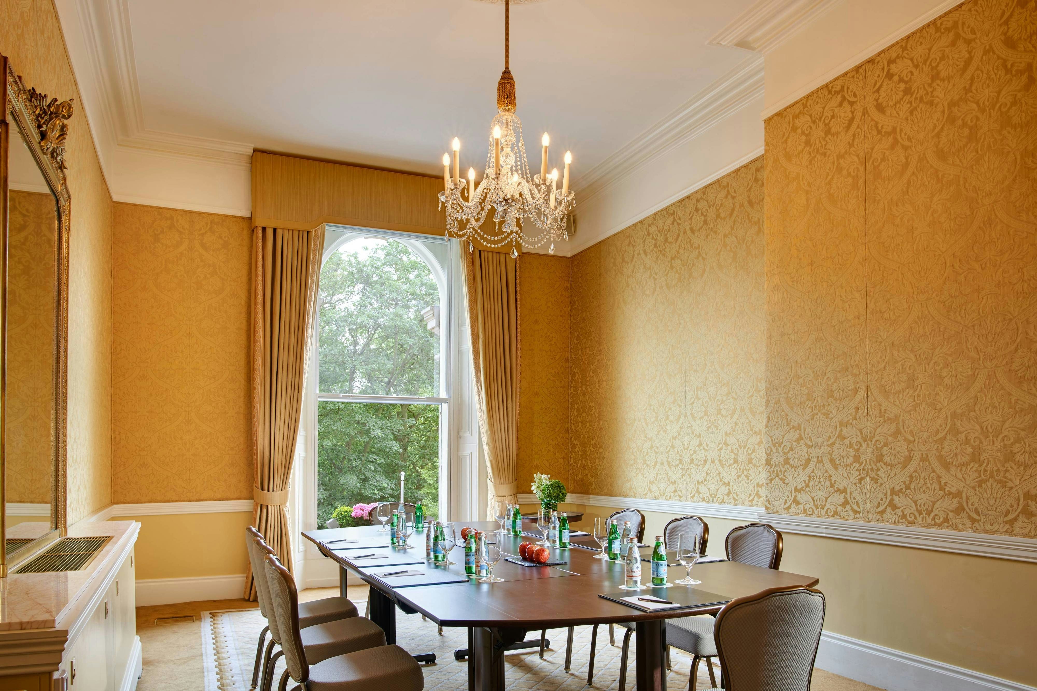 Shelbourne Hotel 52/55