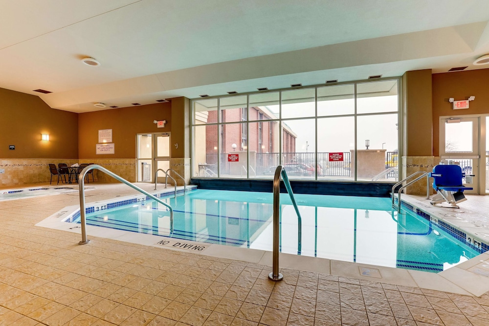 Drury Inn and Suites St Louis Arnold 23/46