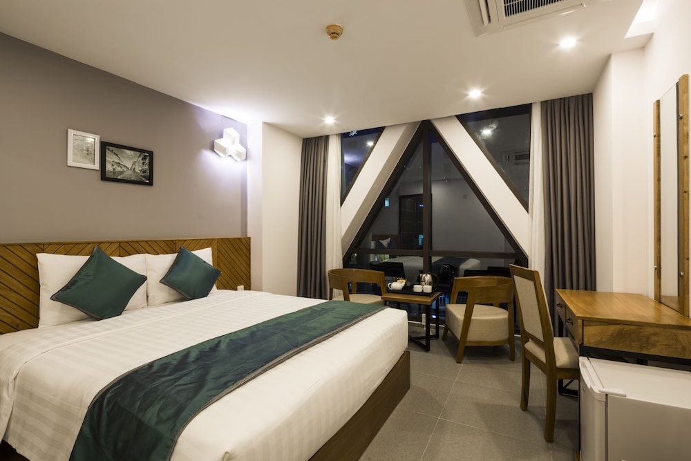 Venue Hotel 8/50