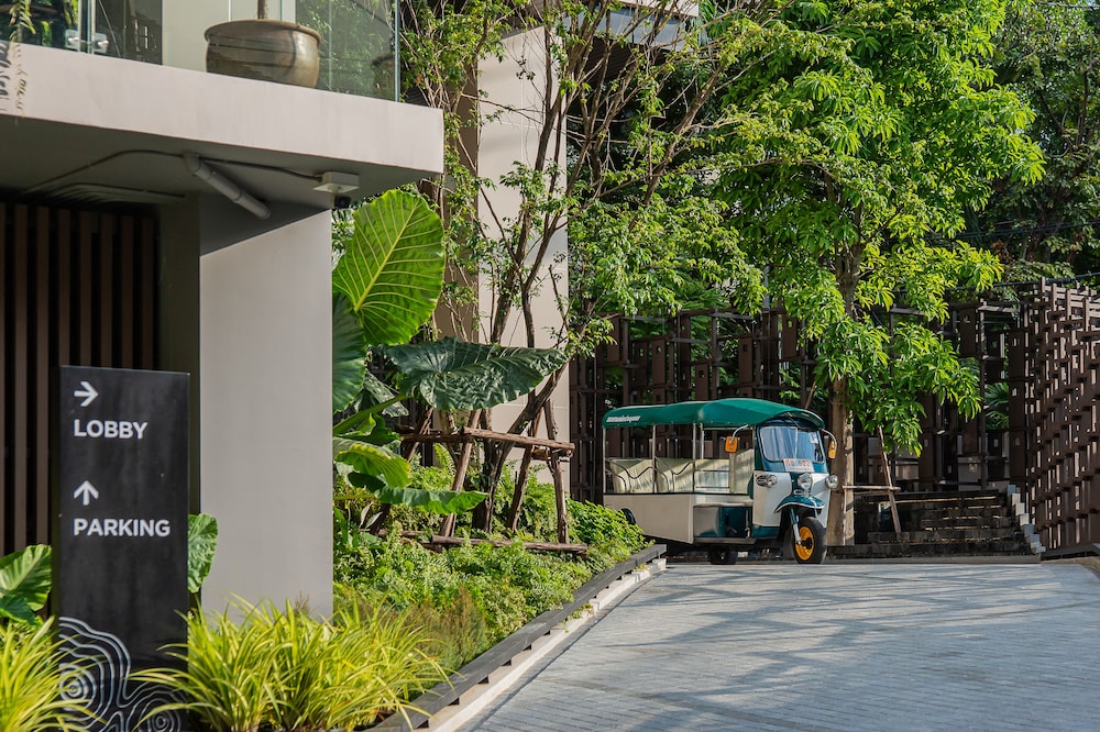 Gardina Asoke Hotel & Residence 43/49