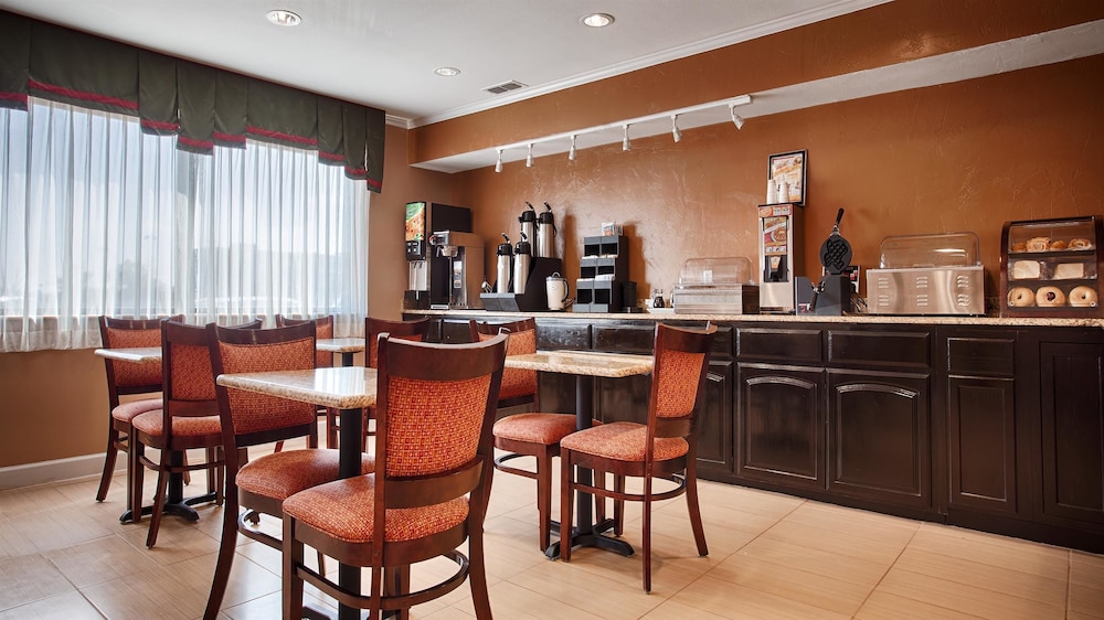 Best Western Snyder Inn 23/26