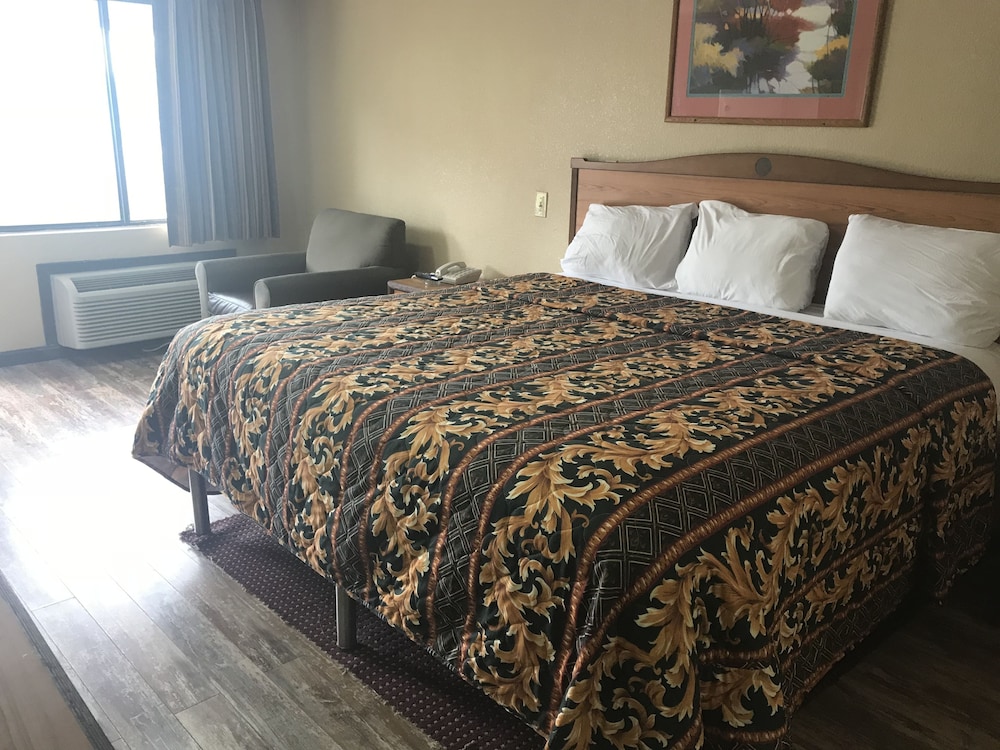 BASIC, SINGLE, KING BED, SMOKING