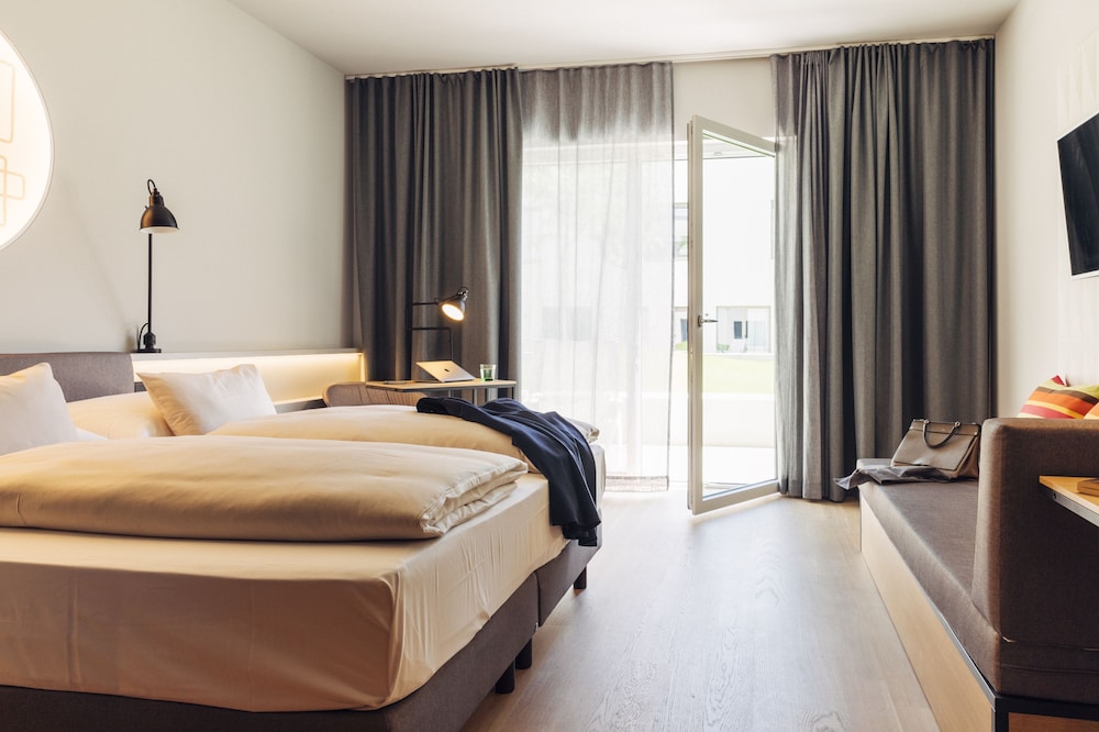 Harrys Home Steyr Hotel 12/43