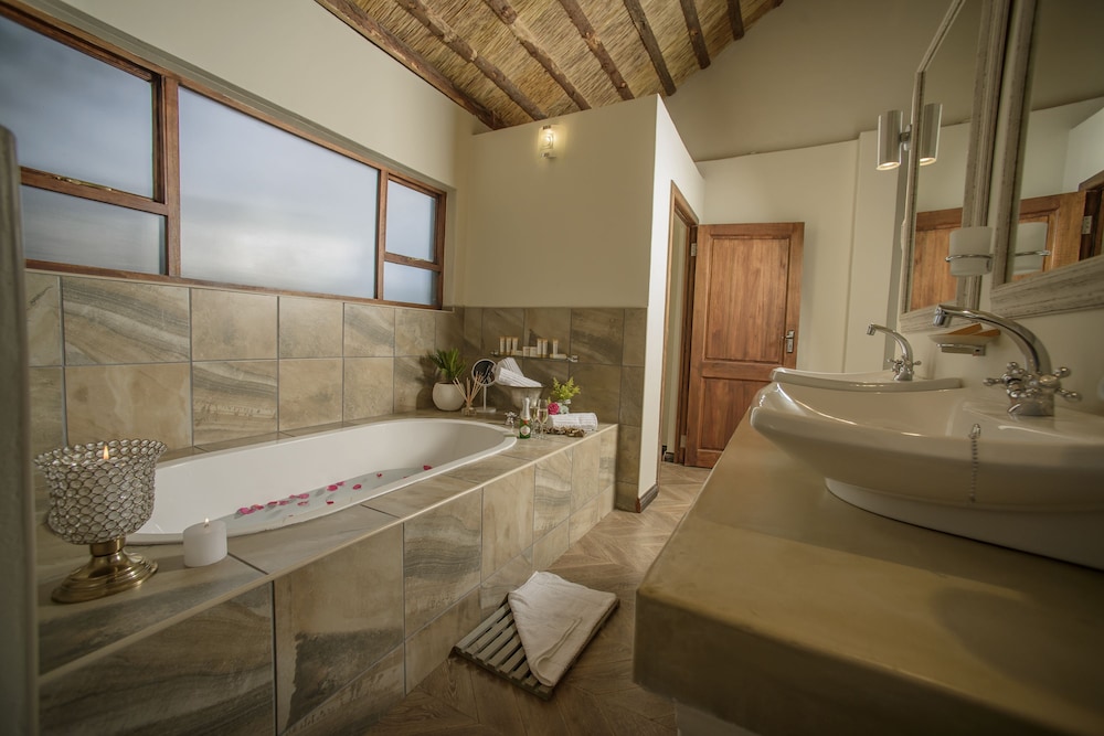Becks Safari Lodge 20/77