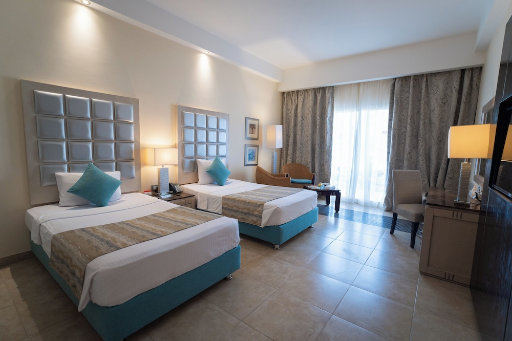 Deluxe, Twin Beds, Garden or Pool View