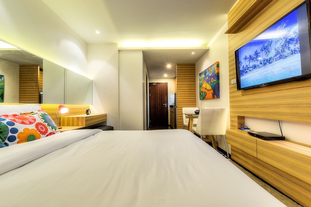 STUDIO, DOUBLE BED