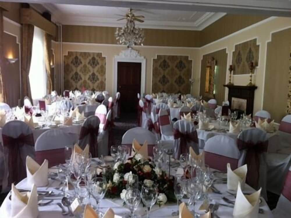 Hardwicke Hall Manor Hotel 26/36