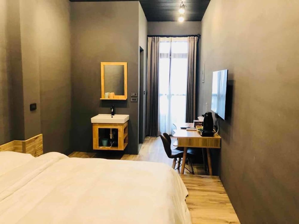 Lugang Back Inn 10/28
