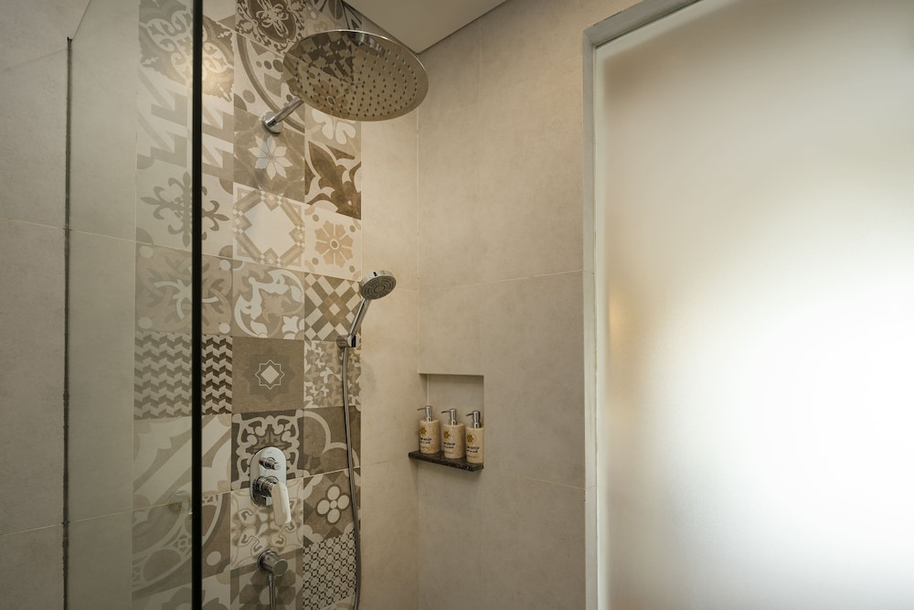 The Sun of Granary Resort and Villas 24/73
