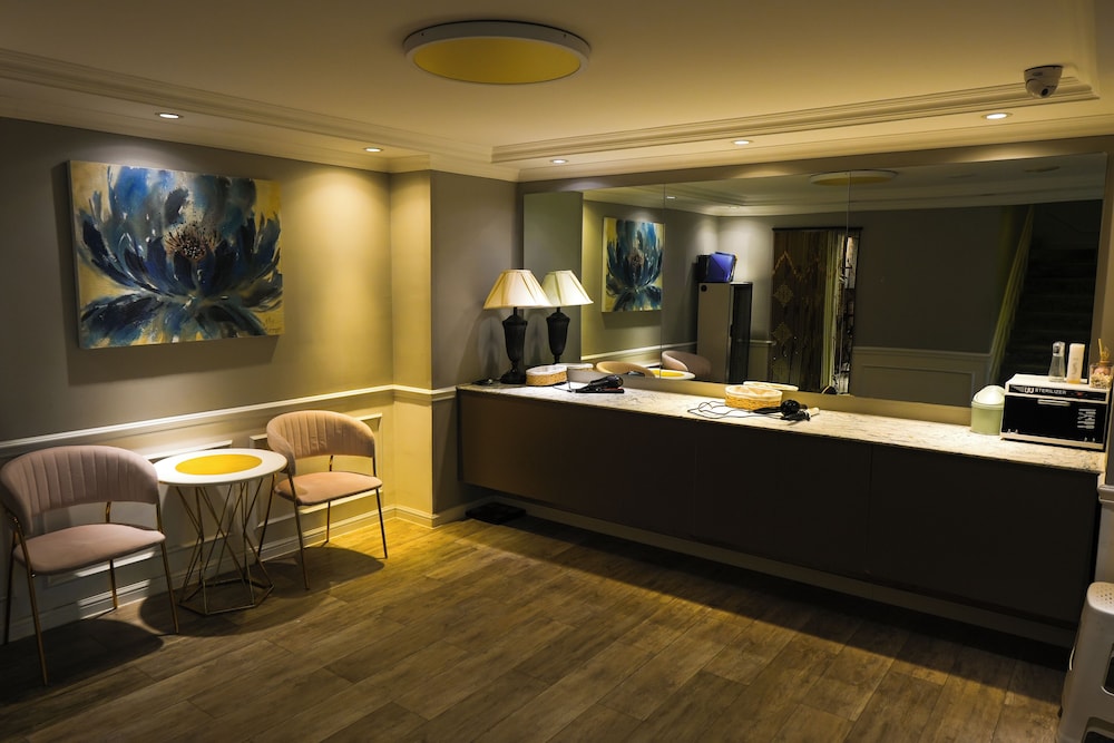 Chinggis Khaan Hotel 11/66