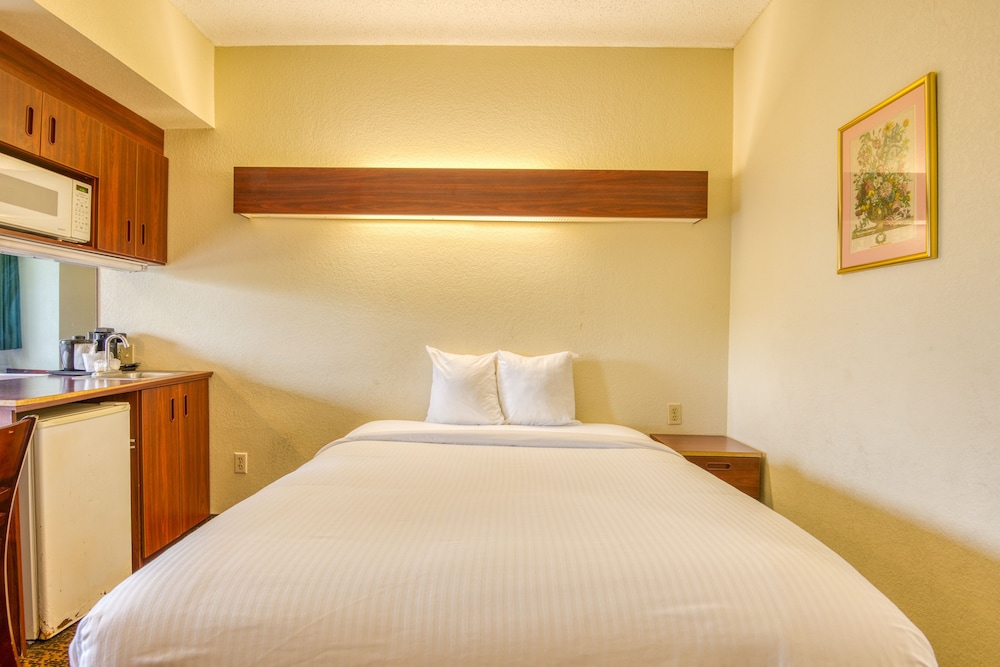 Trident Inn And Suites 28/60