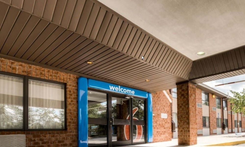 Motel6 Branford, CT - New Haven 40/58