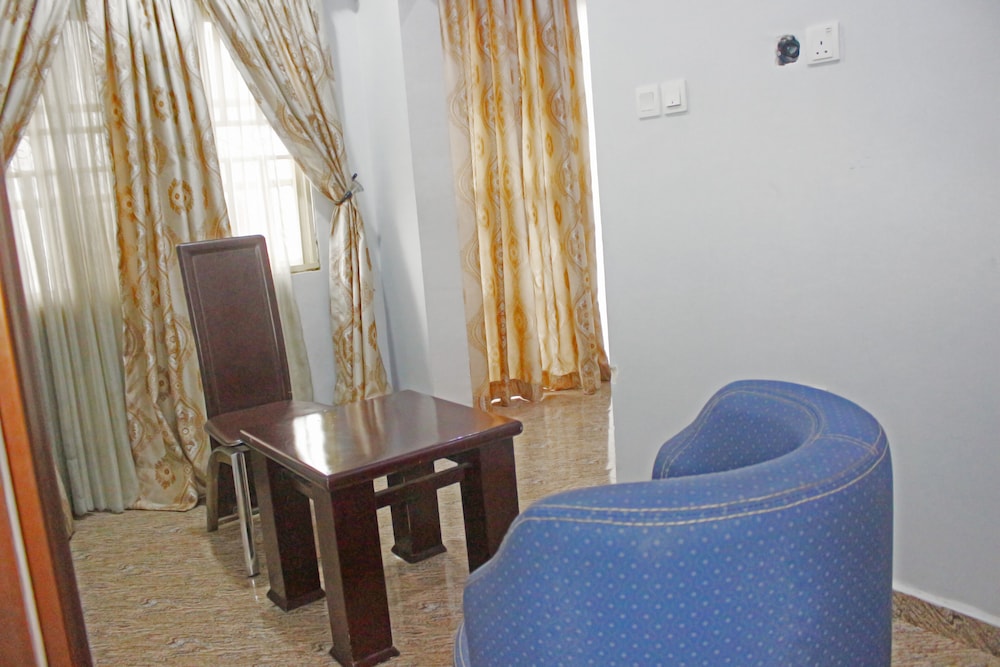 EMROSY HOTELS AND SUITES 35/50