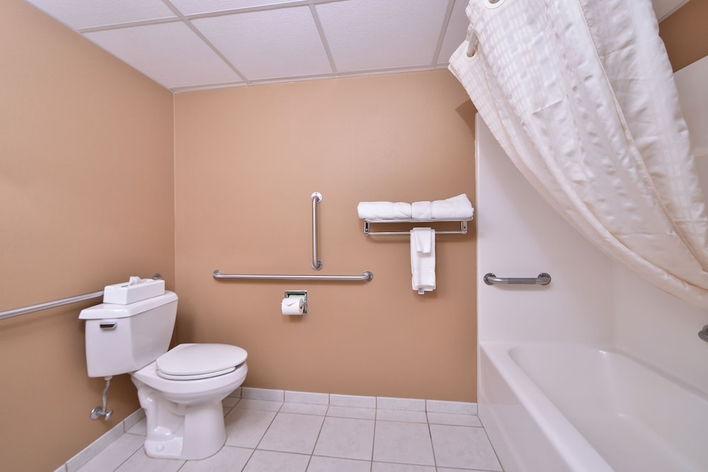 Comfort Inn Albert Lea at Trails Travel Center 16/42