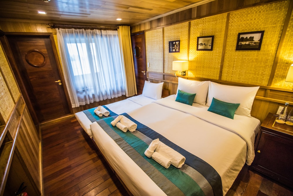 Bhaya Cruises 72/73