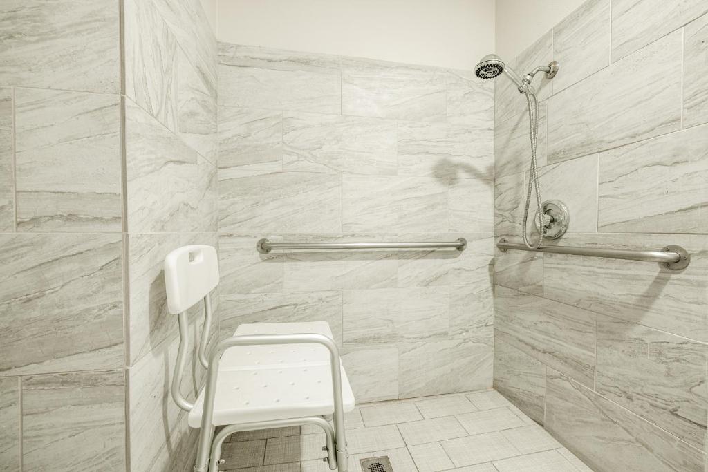 Hotel Avenida Victorville I-15 42/44