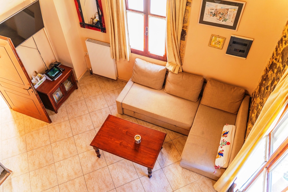 Idili Traditional House 33/50