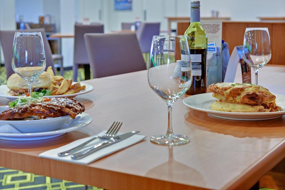 Burnie Central Townhouse Hotel 47/65