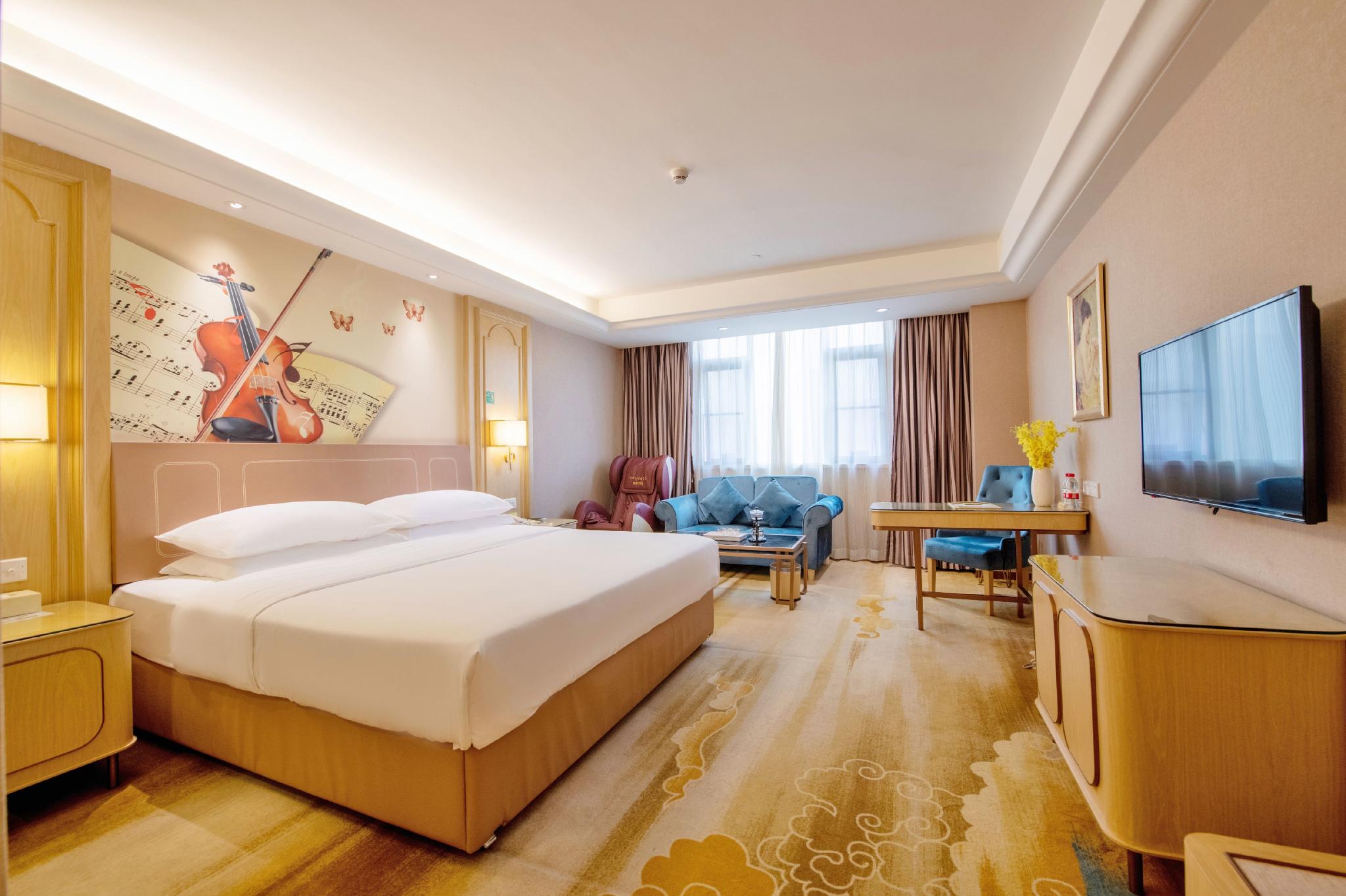 Vienna Hotel (Shenzhen Buji Metro Station) 14/37