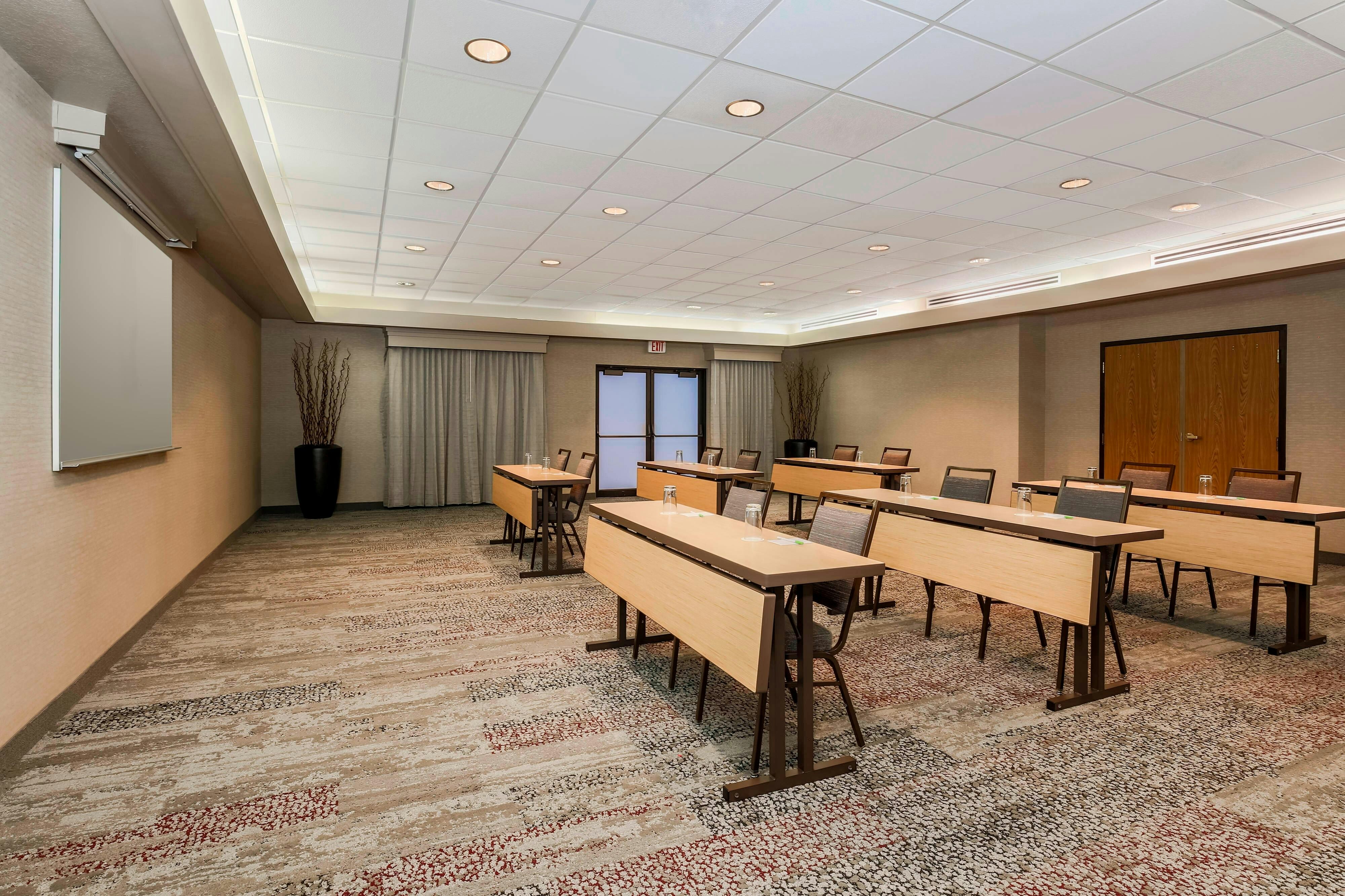 Courtyard by Marriott Orlando Lake Mary/North 20/23