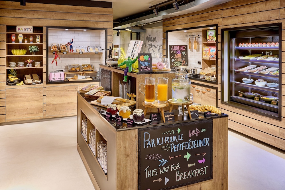 Moxy Luxembourg Airport 1/26