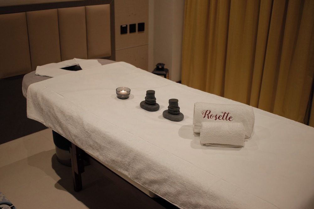 Central Inn Hotel & Suites Al Sadd 26/45