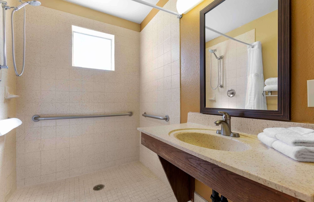 Extended Stay America Select Suites Phoenix Airport E Oak St 56/56