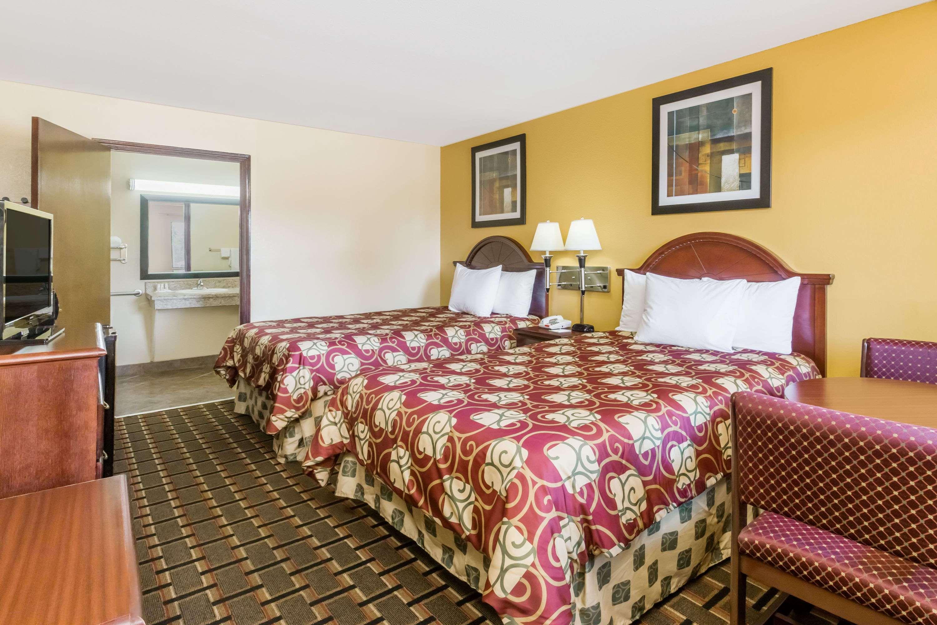 Days Inn by Wyndham Blakely 9/23