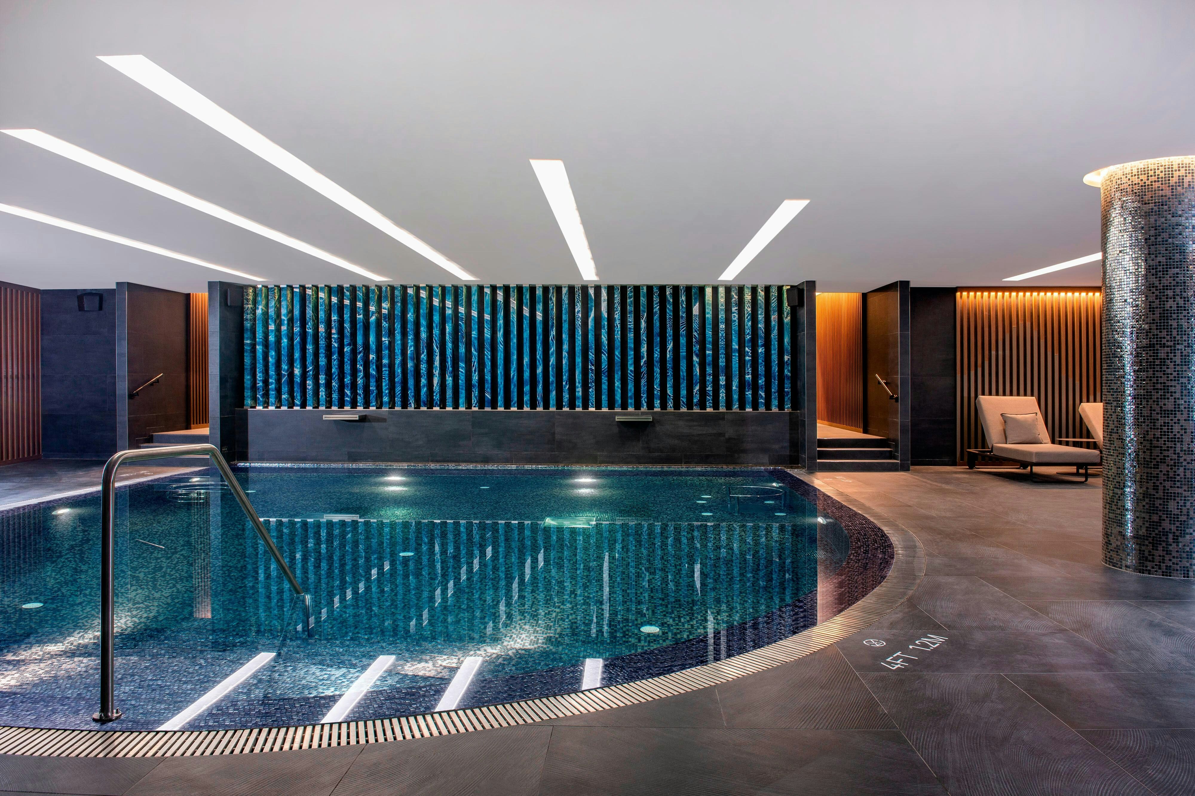 Sheraton Grand Tbilisi Metechi Palace 37/88