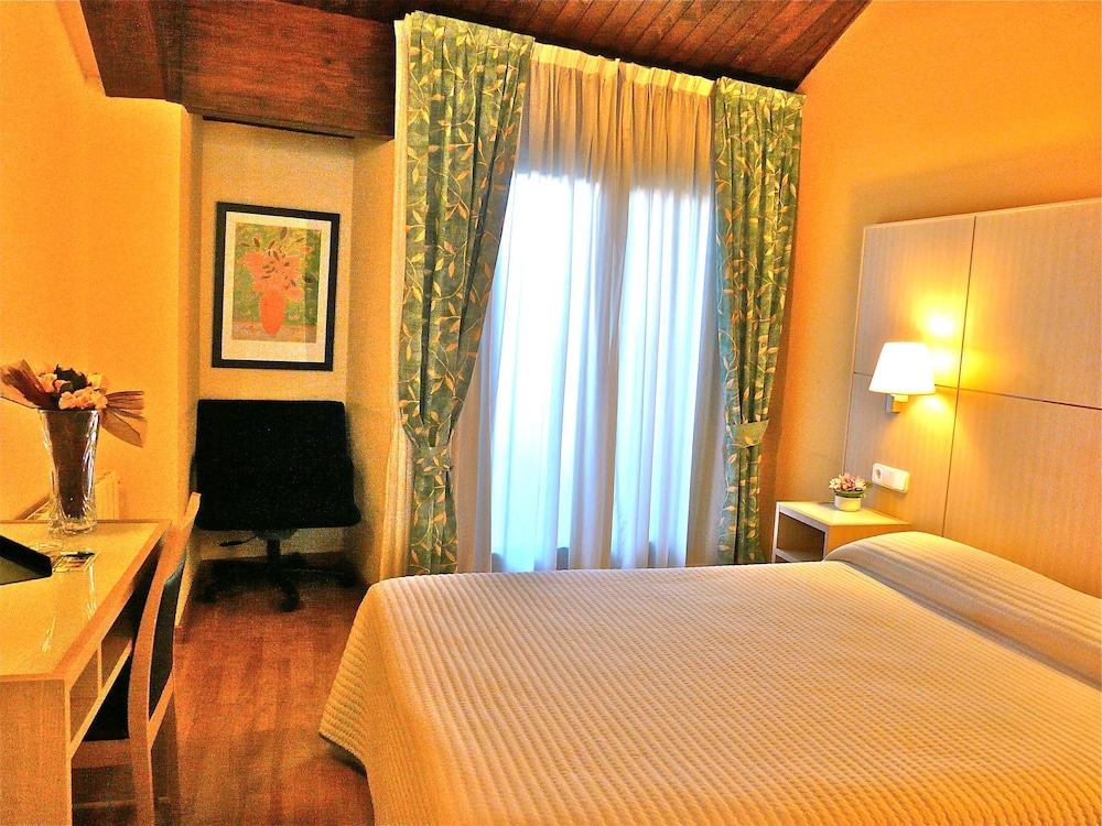 HOTEL NICE 12/29