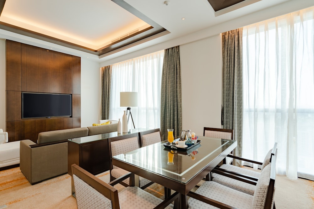 Johari Rotana 44/66