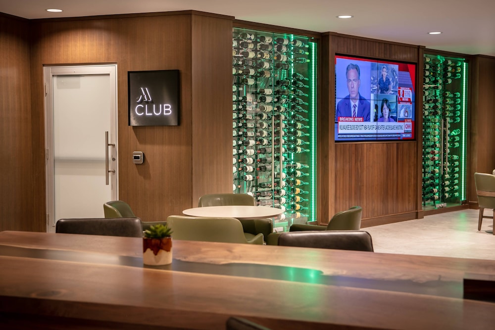 Lobby at West Des Moines Marriott, WEST DES MOINES - IA