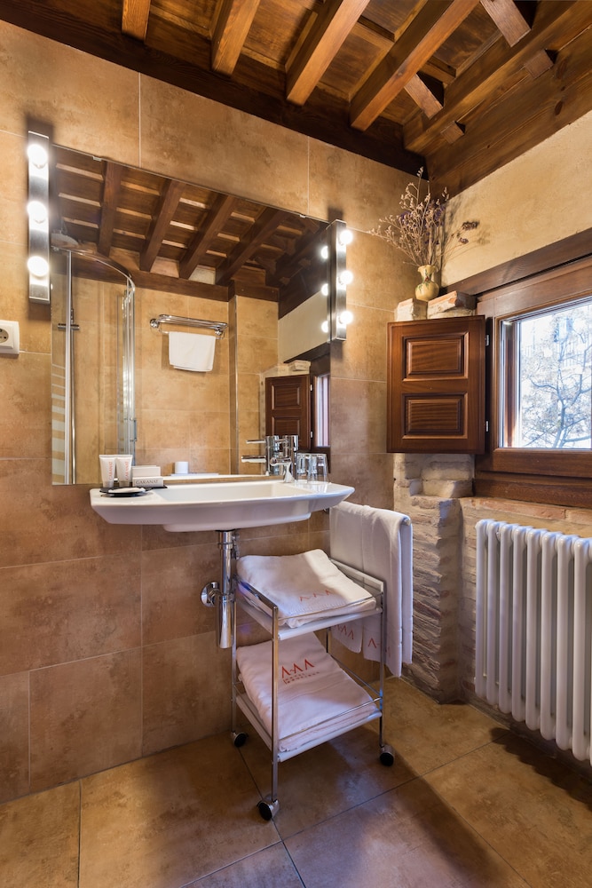 Gar Anat Hotel Boutique 44/81
