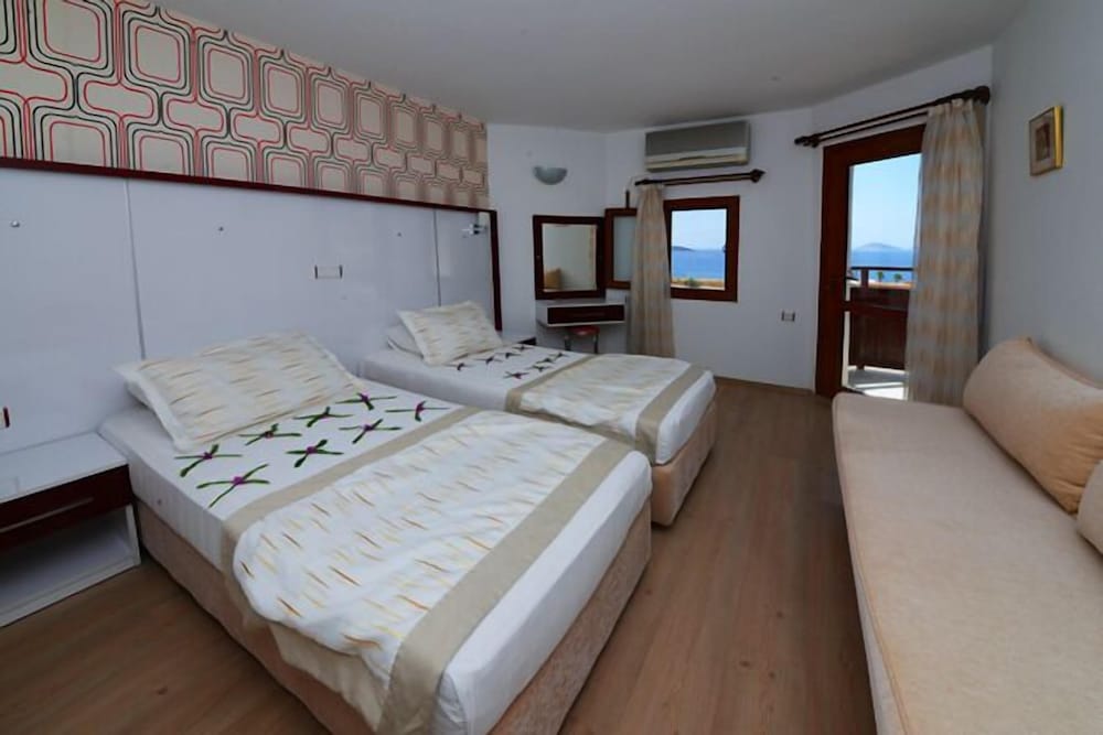 Pirat Hotel 7/35