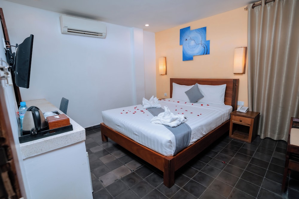Home Chic Hotel 24/67