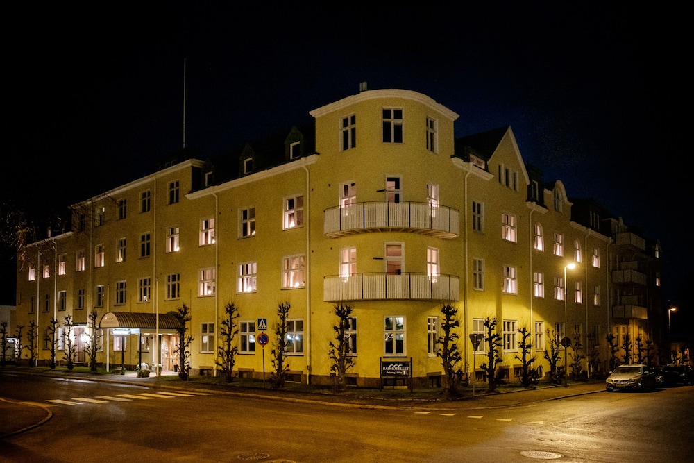 Badhotellet 1/50