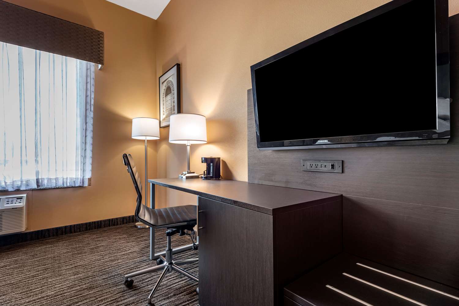 Best Western The Inn At The Fairgrounds 46/54