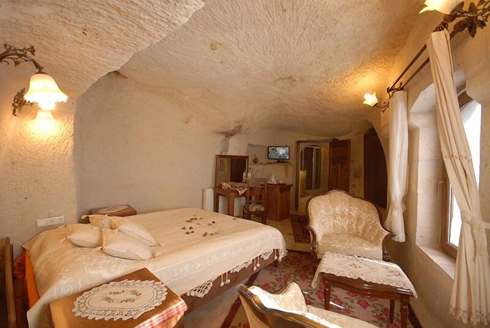 Arif Cave Hotel 25/50
