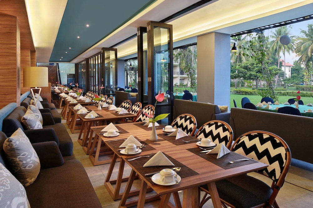 Mercure Manado Tateli Resort And Convention 20/50