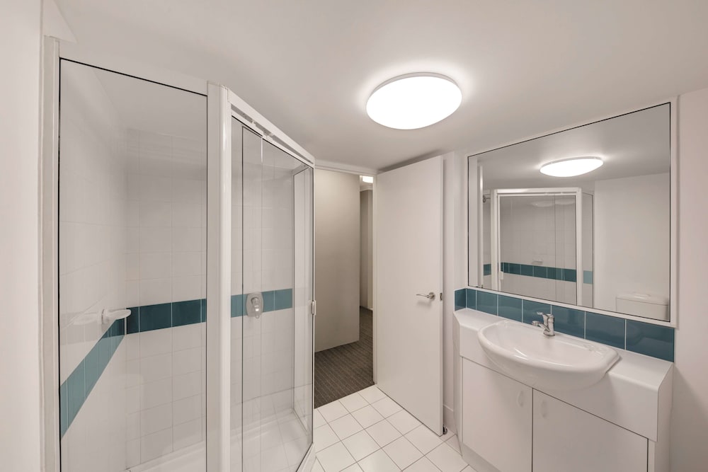 Adina Serviced Apartments Canberra James Court 10/45