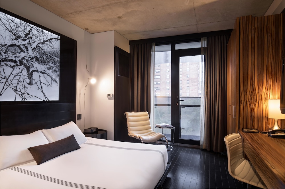 STUDIO, KING BED, ACCESSIBLE