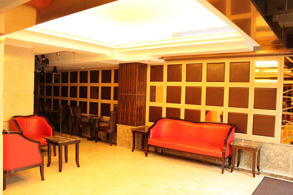 Lander Hotel Prince Edward 17/32